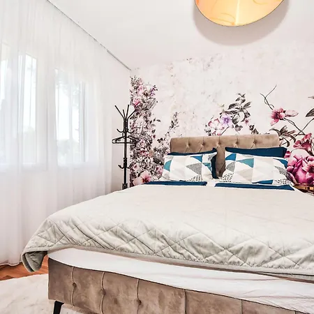 Maldini-1 By Interhome Sukošan